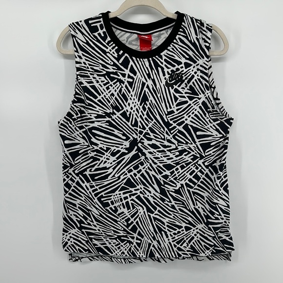 Nike Black and White Graphic Muscle Tee Relaxed Fit Size Medium - Picture 1 of 7